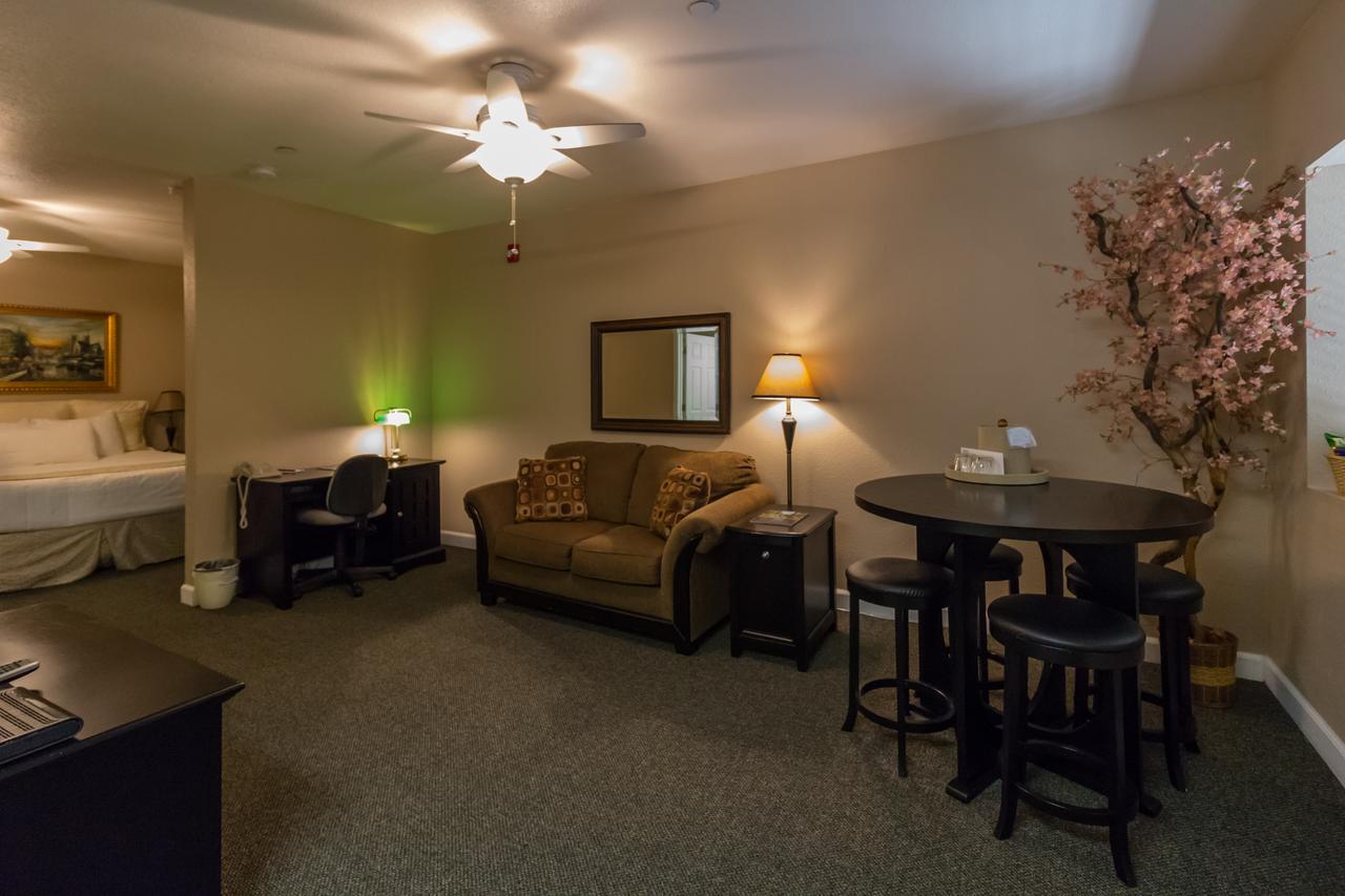 Grass Valley Courtyard Suites Bagian luar foto