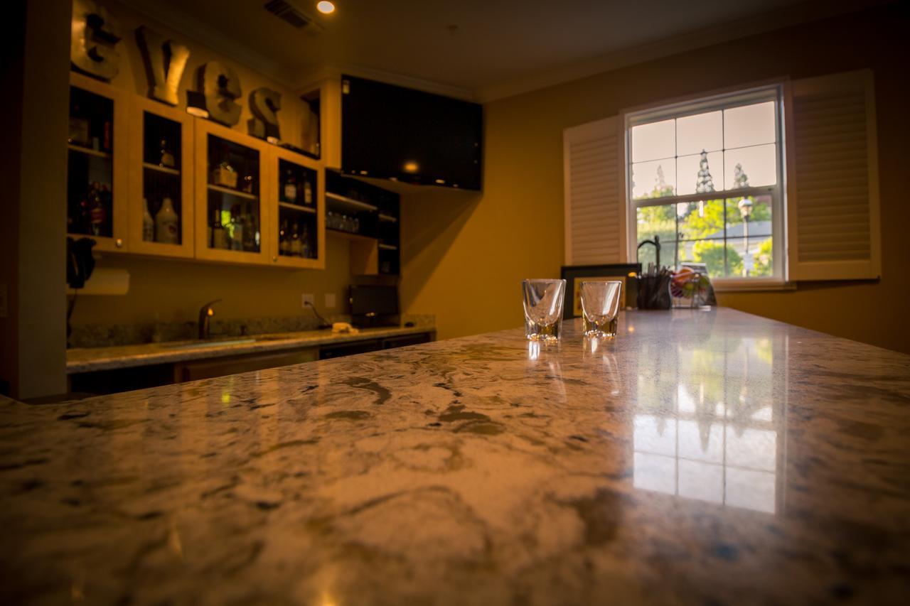 Grass Valley Courtyard Suites Bagian luar foto