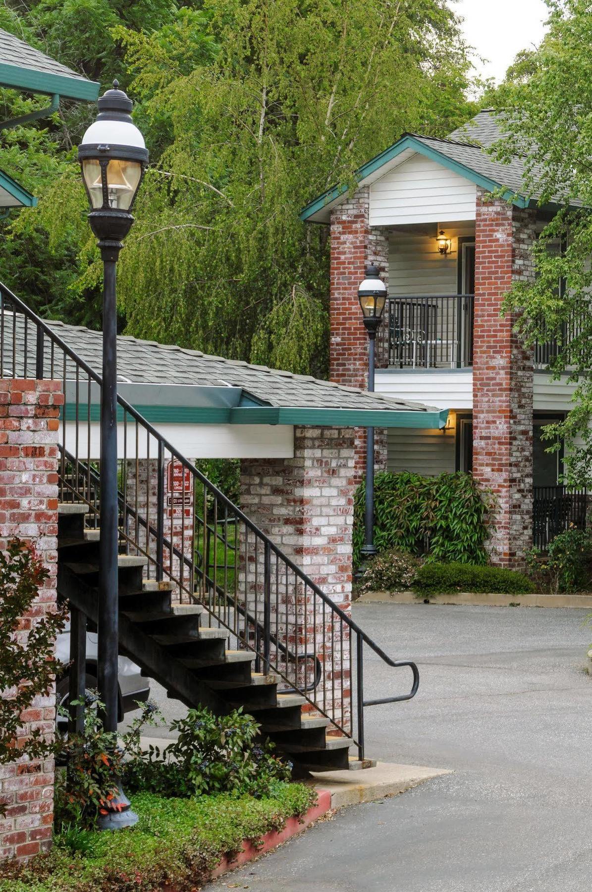 Grass Valley Courtyard Suites Bagian luar foto