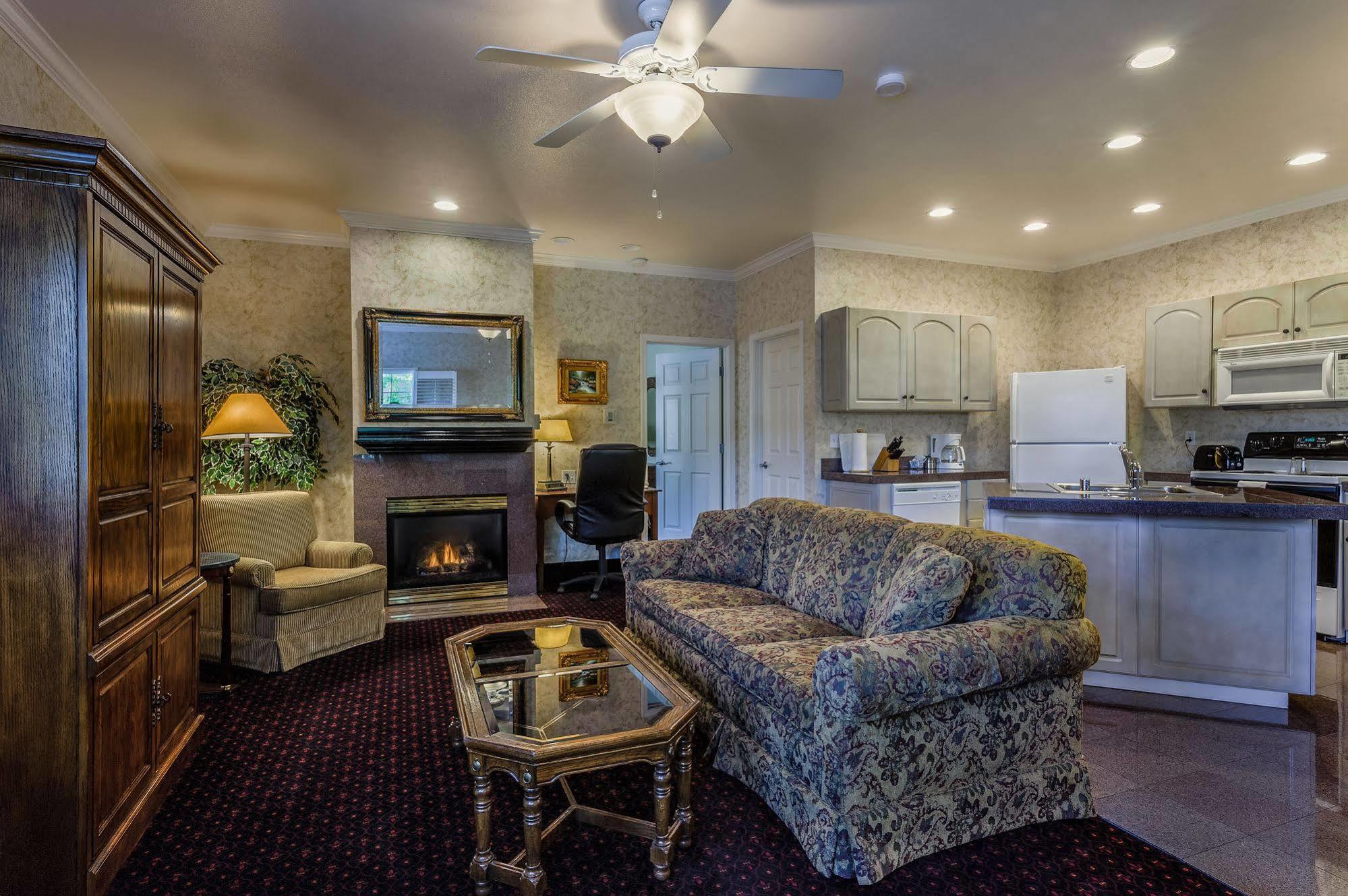 Grass Valley Courtyard Suites Bagian luar foto