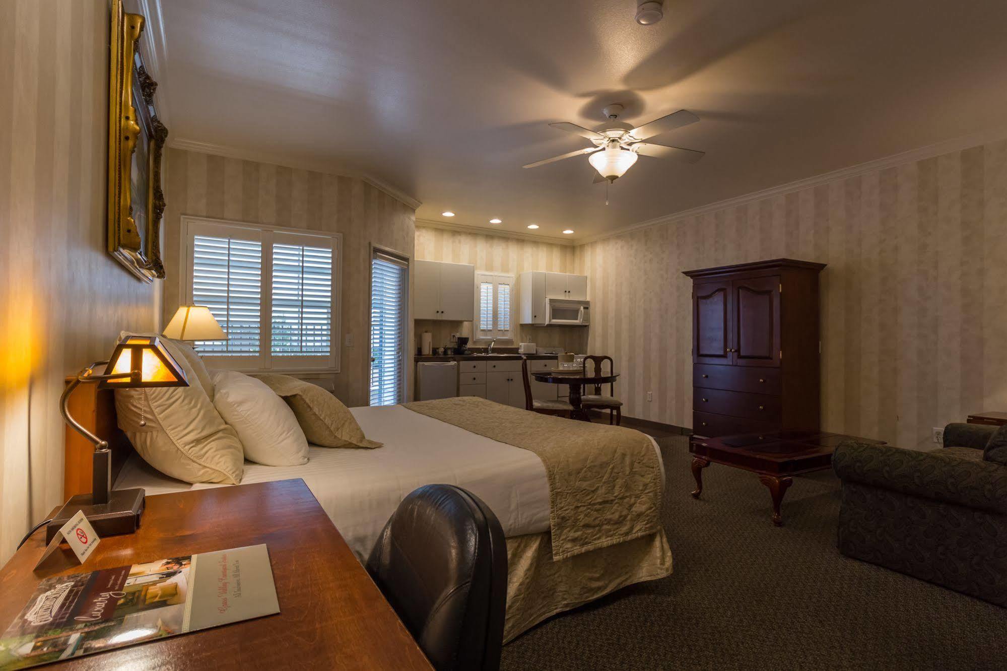 Grass Valley Courtyard Suites Bagian luar foto