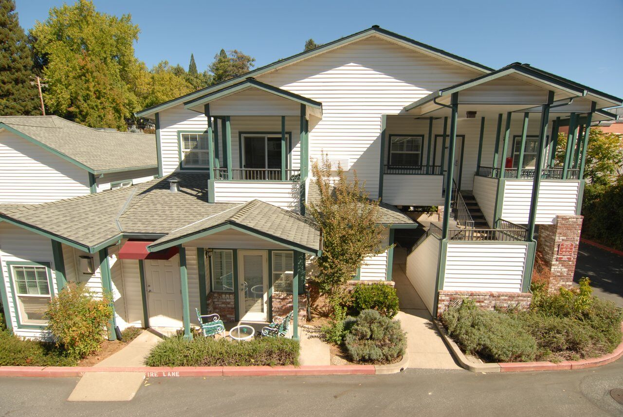 Grass Valley Courtyard Suites Bagian luar foto
